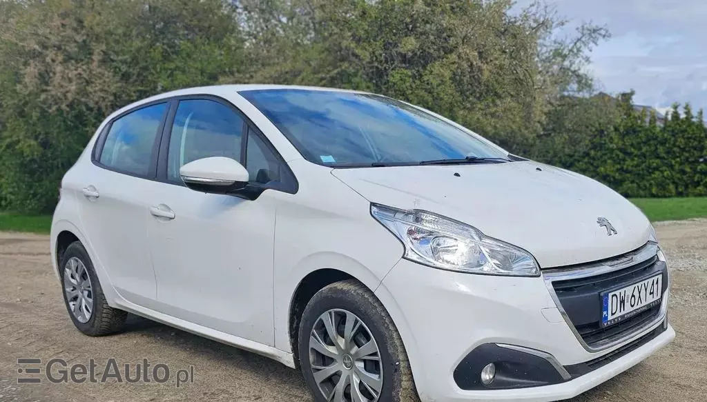 PEUGEOT 208 