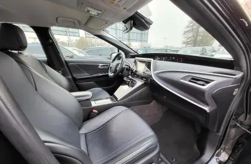 TOYOTA Mirai 
