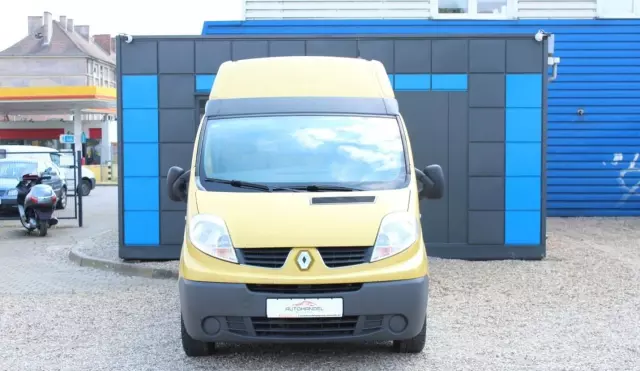 RENAULT Trafic 