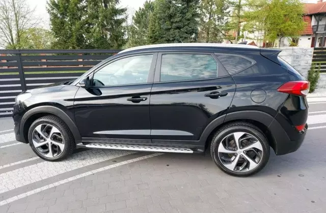 HYUNDAI Tucson 