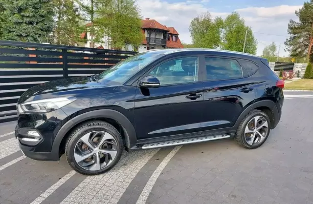 HYUNDAI Tucson 