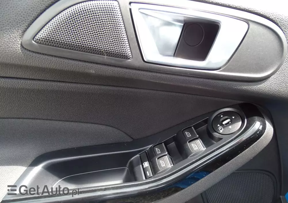 FORD Fiesta 1.0 EcoBoost Hybrid S&S TITANIUM