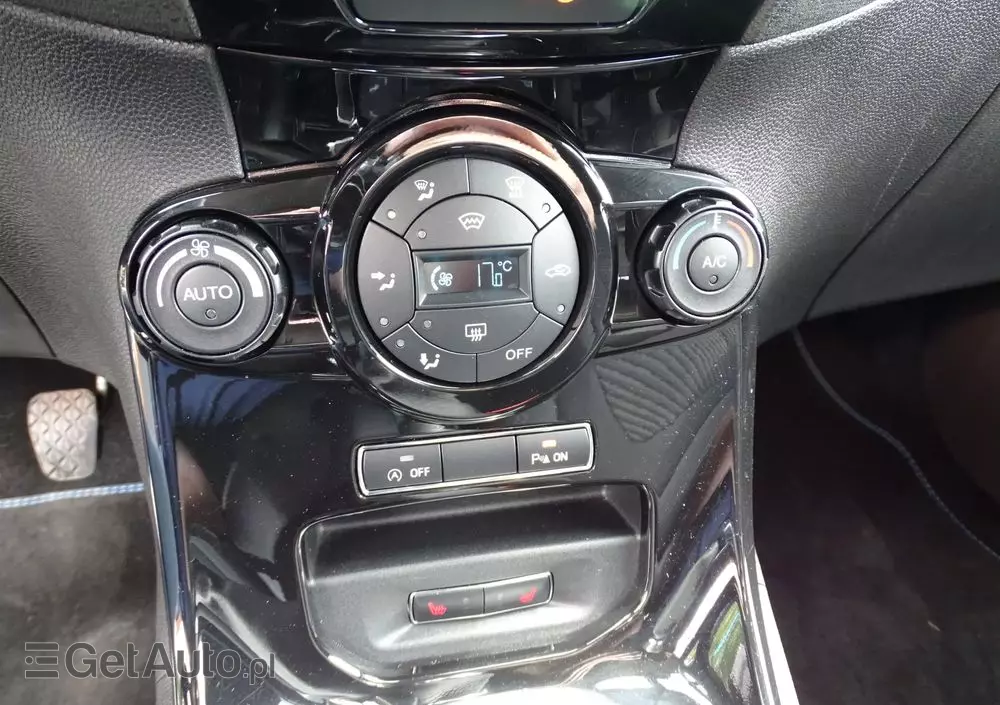 FORD Fiesta 1.0 EcoBoost Hybrid S&S TITANIUM