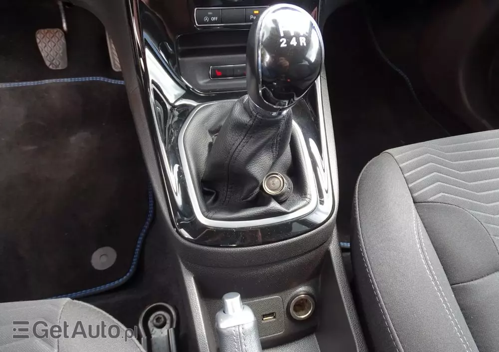 FORD Fiesta 1.0 EcoBoost Hybrid S&S TITANIUM