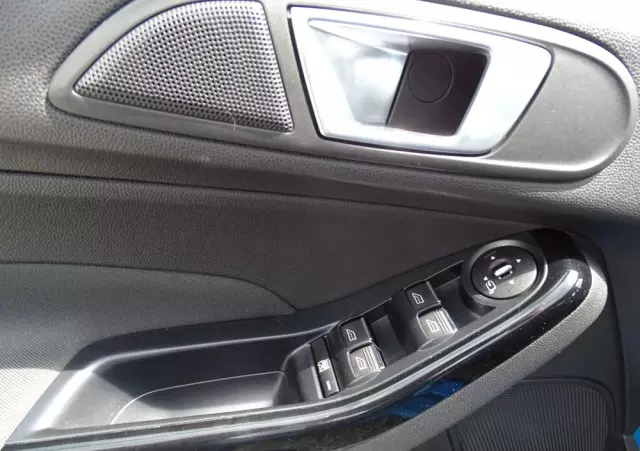 FORD Fiesta 1.0 EcoBoost Hybrid S&S TITANIUM