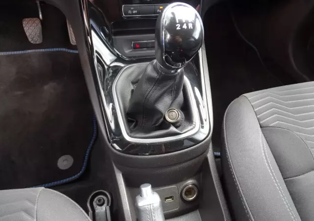 FORD Fiesta 1.0 EcoBoost Hybrid S&S TITANIUM