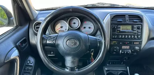 TOYOTA Rav 4 