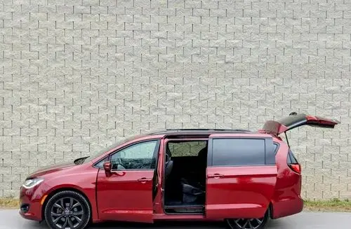 CHRYSLER Pacifica 