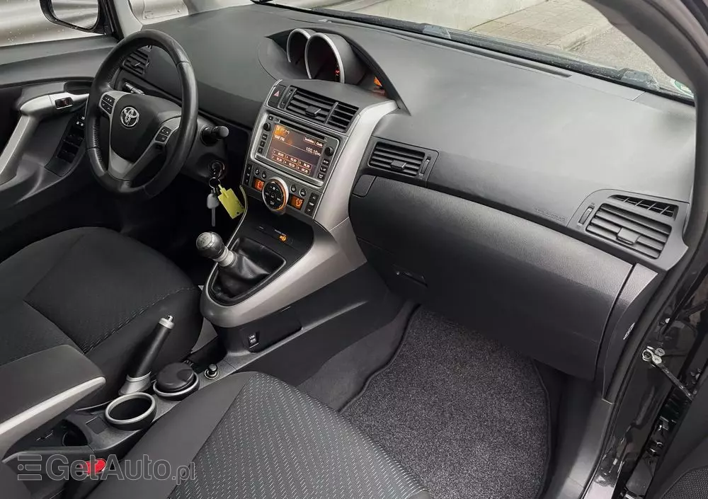 TOYOTA Verso 1.8 Premium 7os