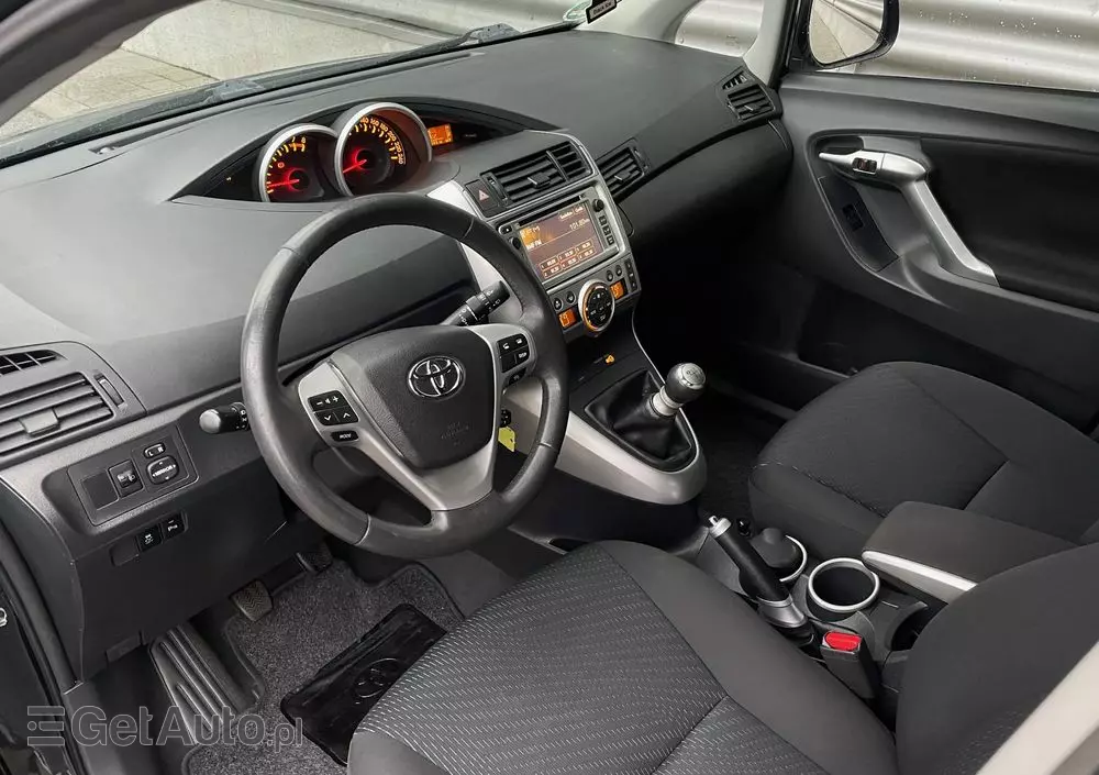 TOYOTA Verso 1.8 Premium 7os