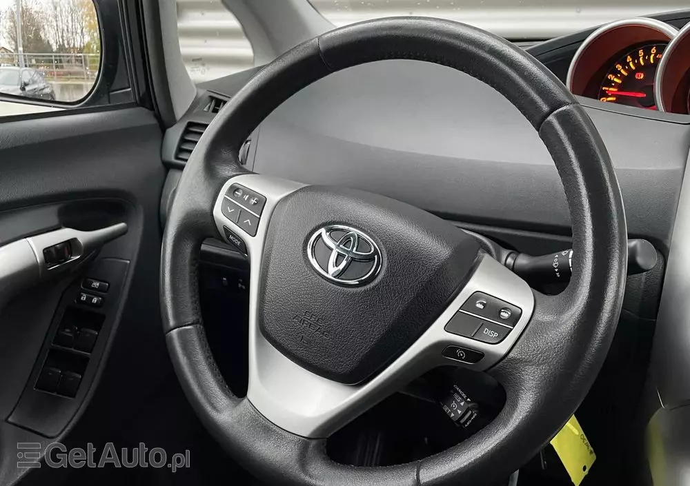 TOYOTA Verso 1.8 Premium 7os