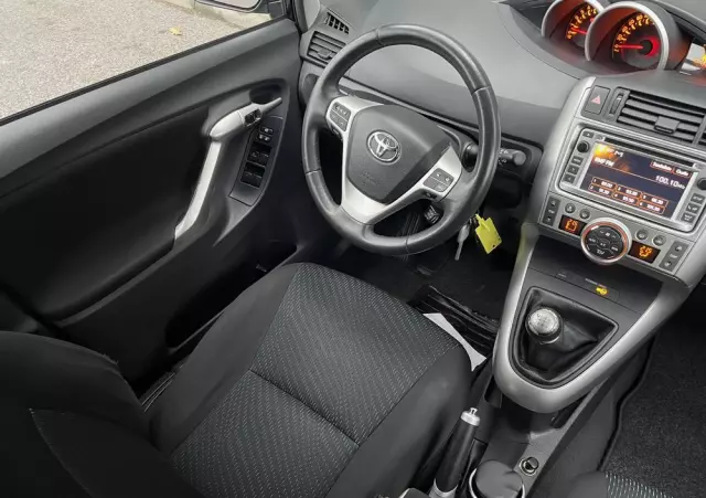 TOYOTA Verso 1.8 Premium 7os