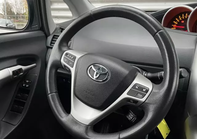 TOYOTA Verso 1.8 Premium 7os