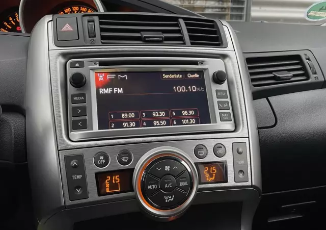 TOYOTA Verso 1.8 Premium 7os