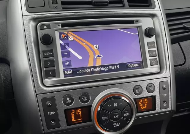 TOYOTA Verso 1.8 Premium 7os