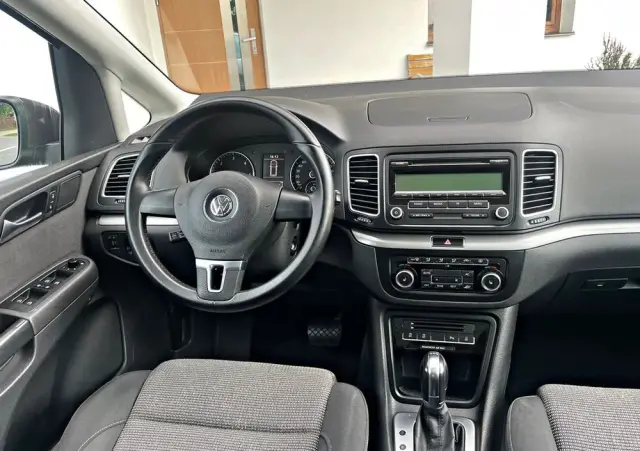 VOLKSWAGEN Sharan 2.0 TDI DSG BlueMotion Technology Comfortline