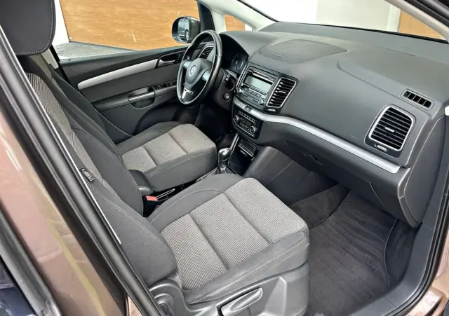 VOLKSWAGEN Sharan 2.0 TDI DSG BlueMotion Technology Comfortline