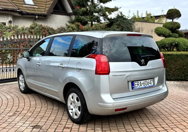 PEUGEOT 5008 1.6 THP Family 7os