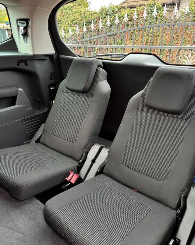 PEUGEOT 5008 1.6 THP Family 7os