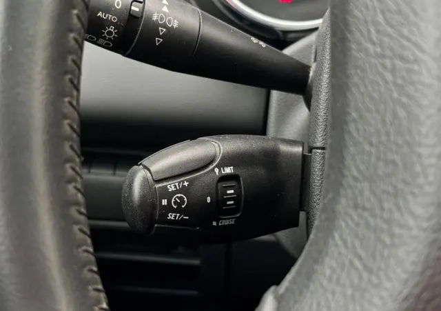 PEUGEOT 5008 1.6 THP Family 7os