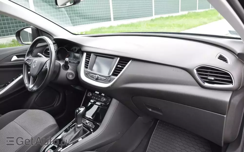 OPEL Grandland X 1.2 T GPF Design Line S&S