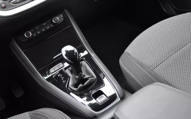 OPEL Grandland X 1.2 T GPF Design Line S&S