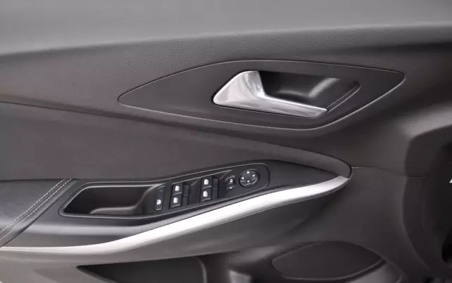 OPEL Grandland X 1.2 T GPF Design Line S&S