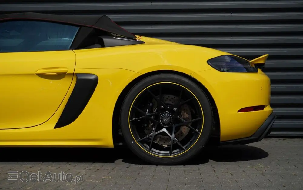 PORSCHE 718 Spyder 