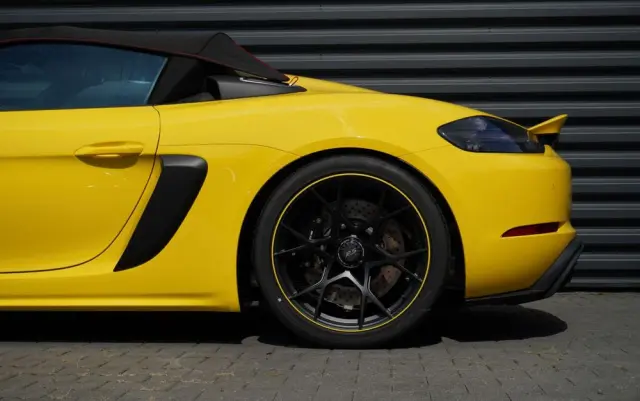 PORSCHE 718 Spyder 