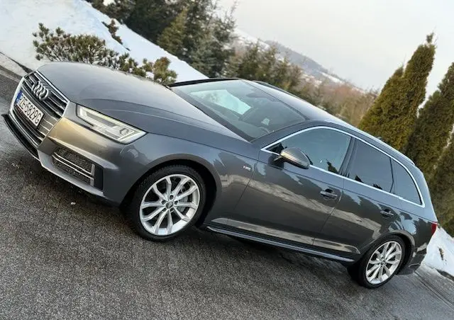 AUDI A4 Avant 2.0 TDI Quattro Sport S tronic