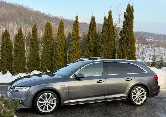 AUDI A4 Avant 2.0 TDI Quattro Sport S tronic