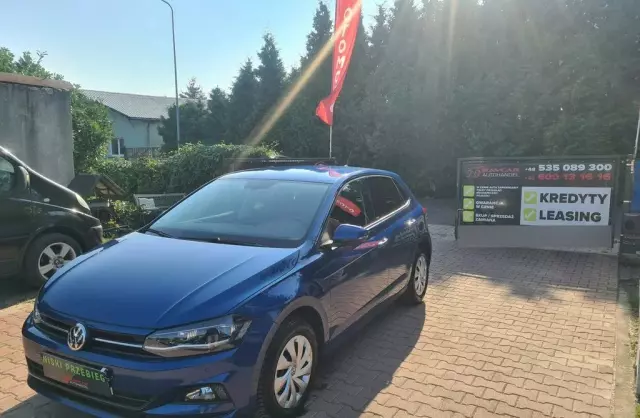 VOLKSWAGEN Polo 
