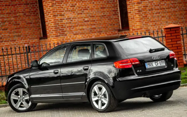 AUDI A3 Sportback 1.6 S tronic Ambition