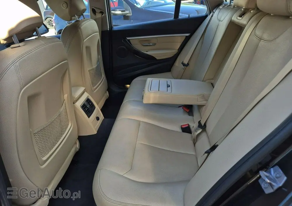 BMW Seria 3 320d Touring Sport Line