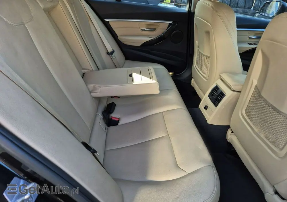 BMW Seria 3 320d Touring Sport Line