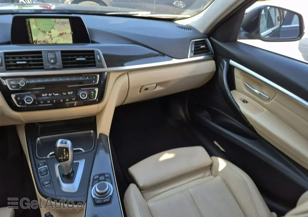 BMW Seria 3 320d Touring Sport Line