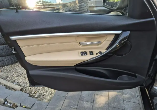 BMW Seria 3 320d Touring Sport Line