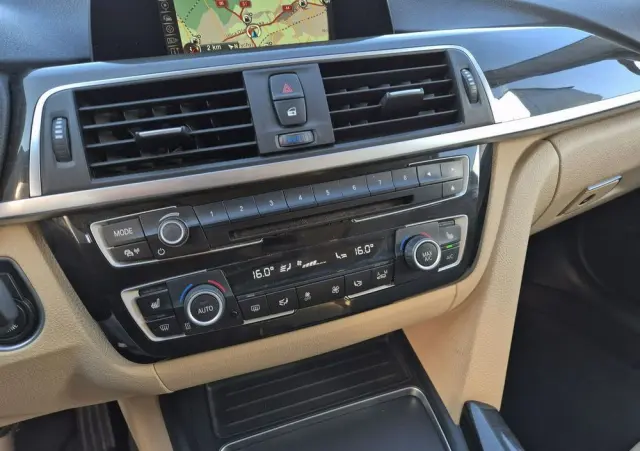 BMW Seria 3 320d Touring Sport Line