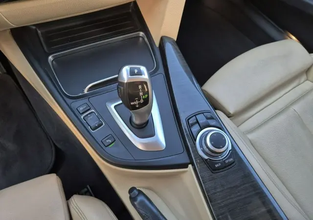 BMW Seria 3 320d Touring Sport Line