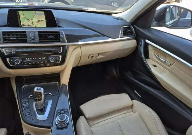 BMW Seria 3 320d Touring Sport Line