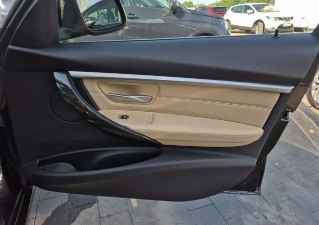 BMW Seria 3 320d Touring Sport Line