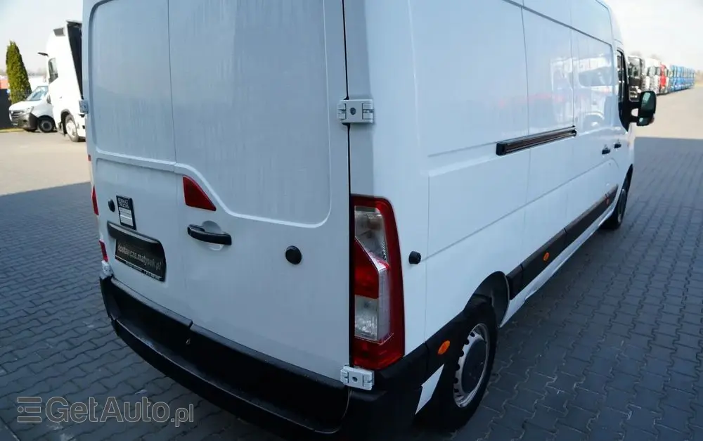 RENAULT MASTER / BLASZAK / FURGON / 2023 