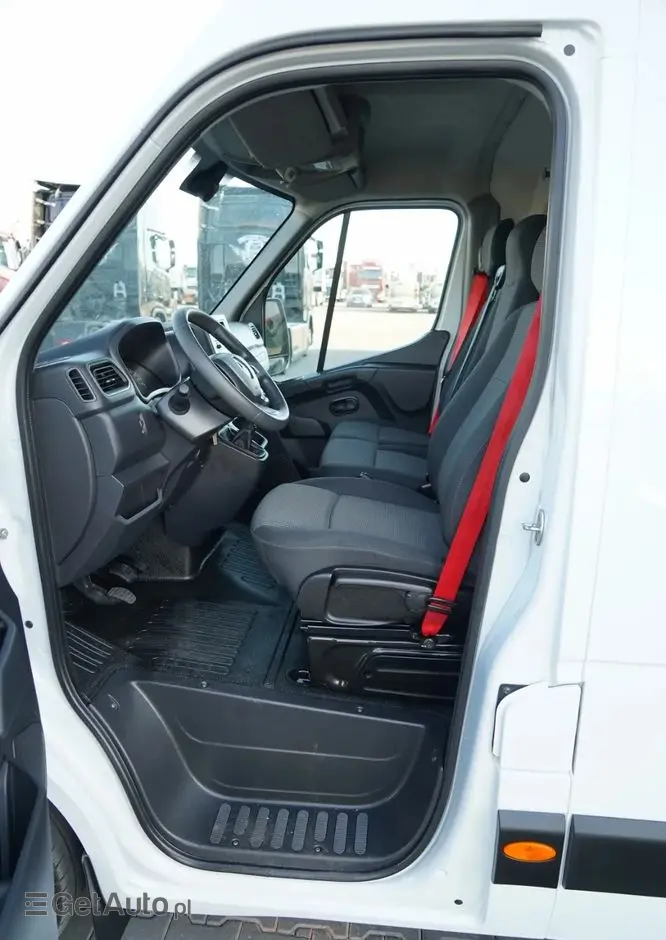 RENAULT MASTER / BLASZAK / FURGON / 2023 