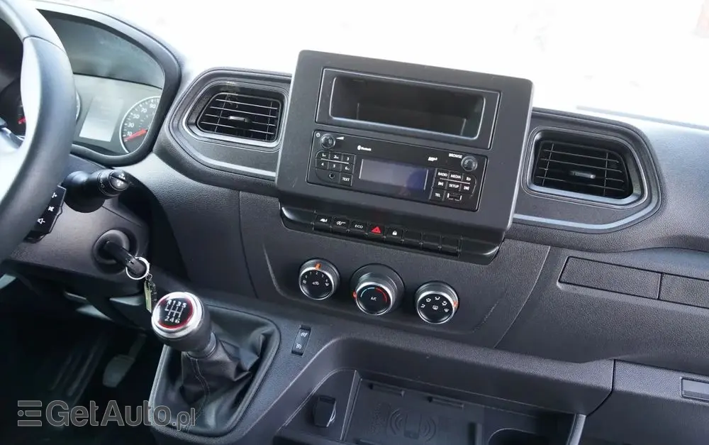 RENAULT MASTER / BLASZAK / FURGON / 2023 