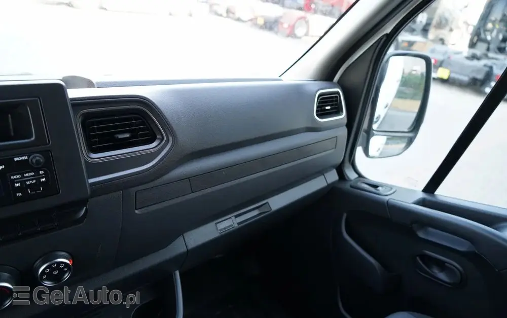 RENAULT MASTER / BLASZAK / FURGON / 2023 