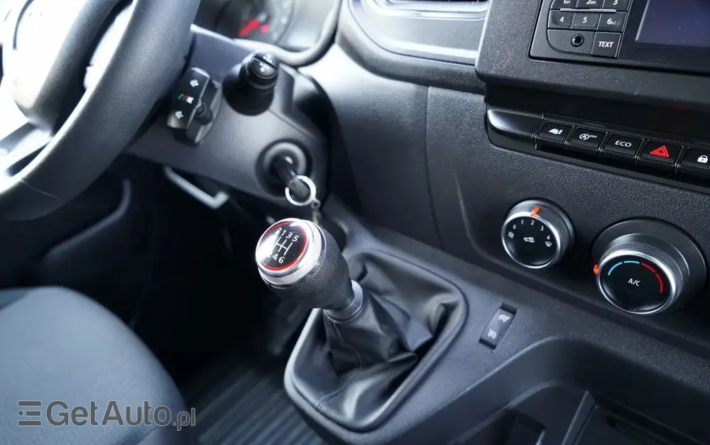 RENAULT MASTER / BLASZAK / FURGON / 2023 