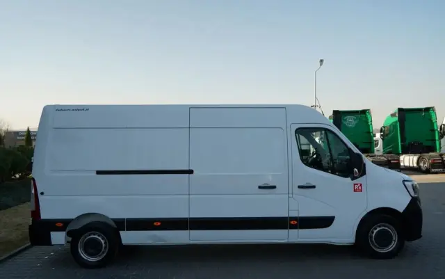 RENAULT MASTER / BLASZAK / FURGON / 2023 