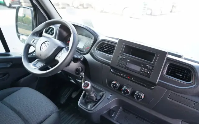 RENAULT MASTER / BLASZAK / FURGON / 2023 