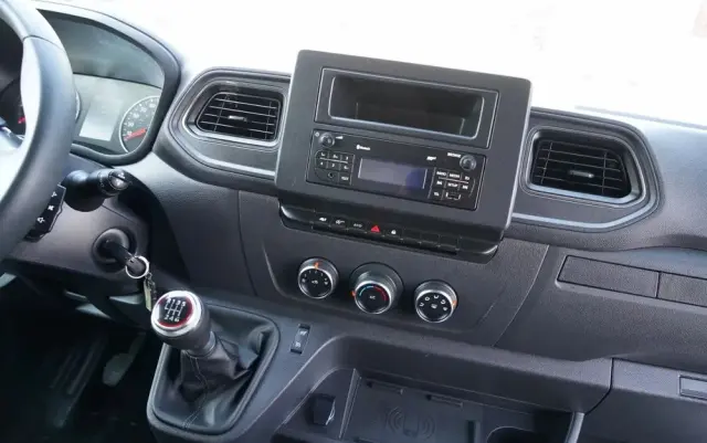 RENAULT MASTER / BLASZAK / FURGON / 2023 