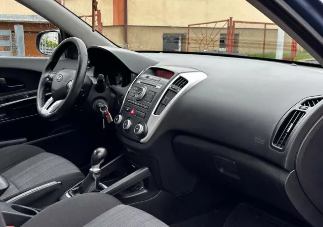 KIA Ceed Cee'd 1.6 Comfort +